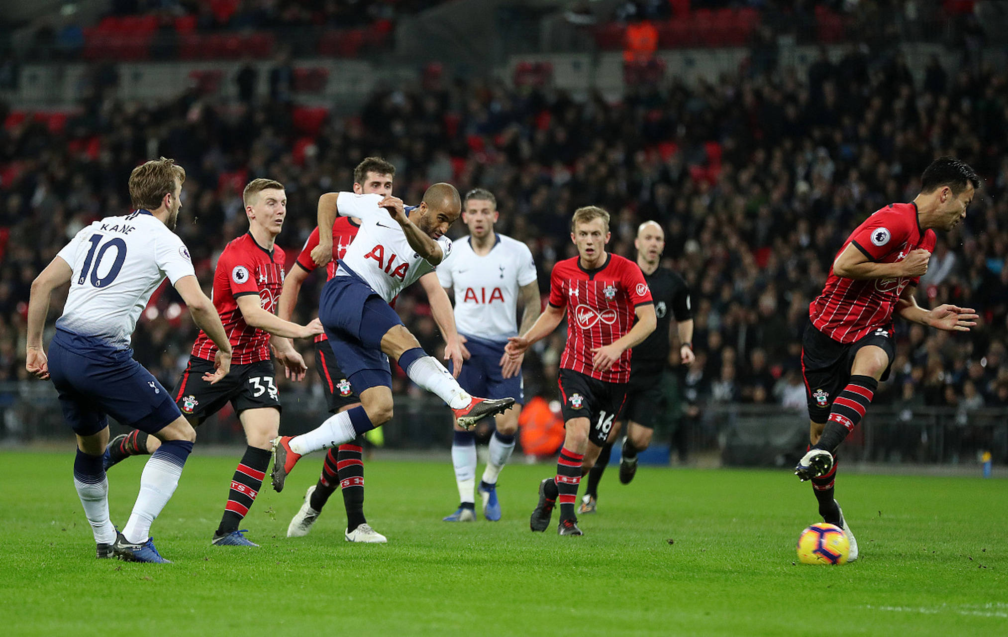 足球市场上 足球市场上